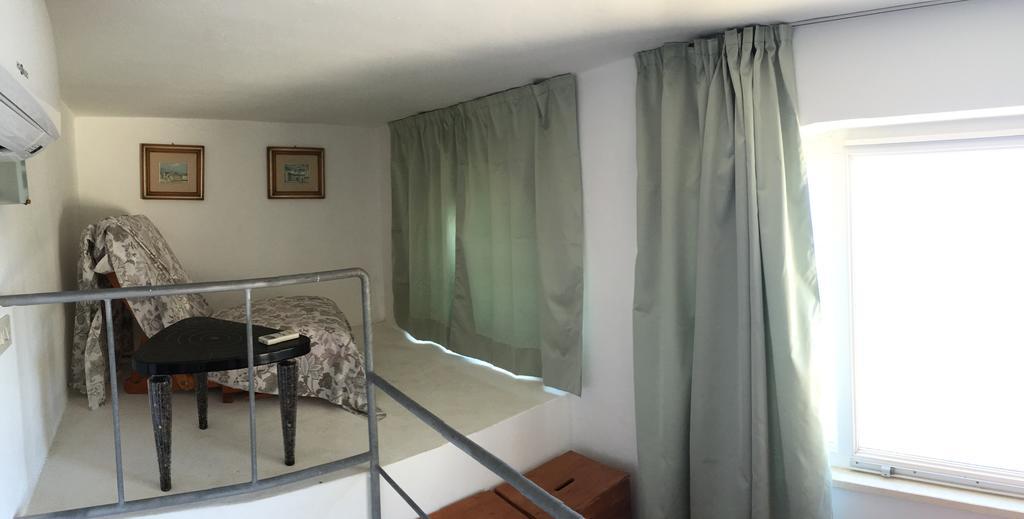 Apartamento Raffaele Ponza Habitación foto